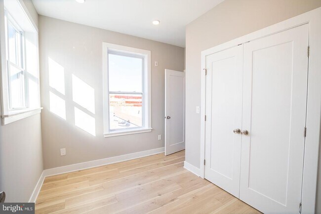 Building Photo - 129 S 49th St