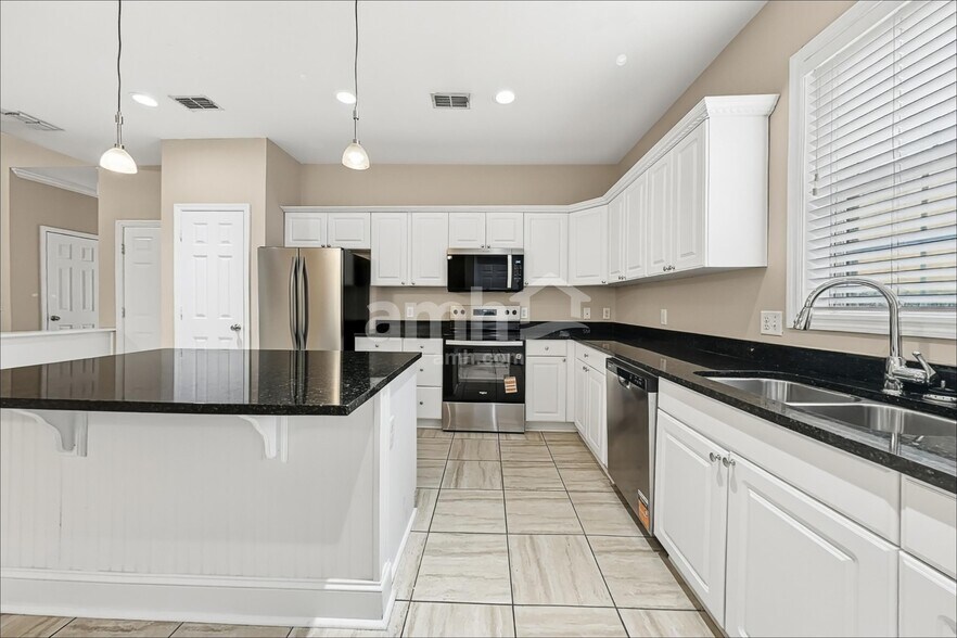 Building Photo - 45 Wintergreen Dr