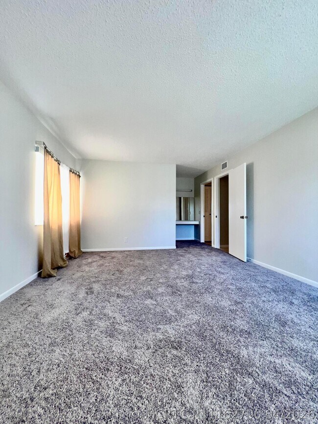 Building Photo - 231 Pine HOV Cir