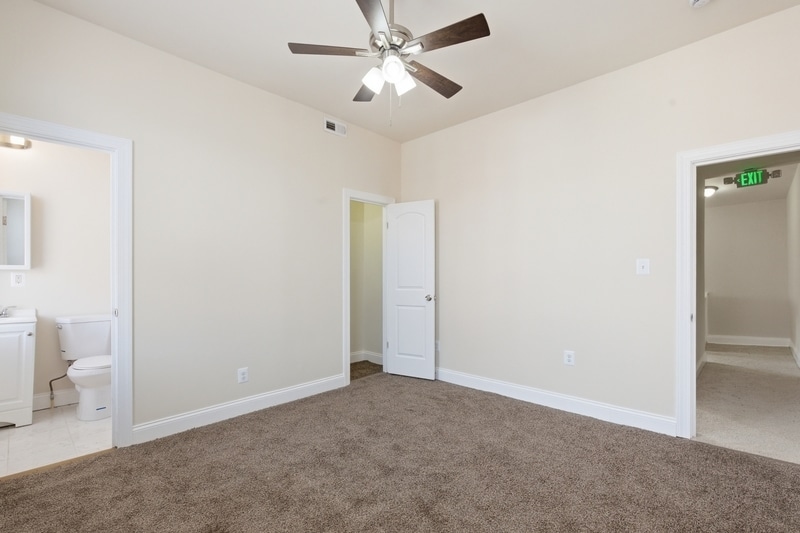 Building Photo - 910 N Arlington Ave