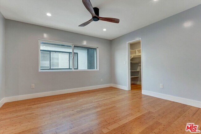Building Photo - 5726 Woodman Ave