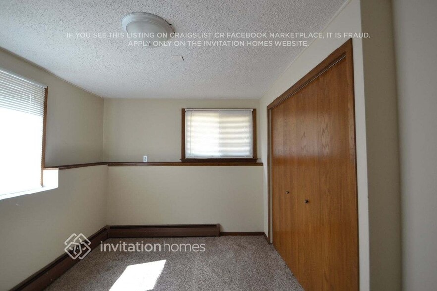 Building Photo - 1115 Madison St S