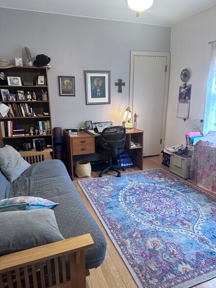 Building Photo - 3508 S Pine Ave