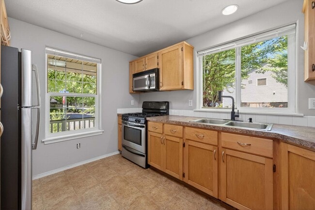 Building Photo - Beautiful Single-Level Home with Private Backyard