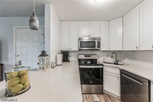 Building Photo - 8081 S Woods Cir