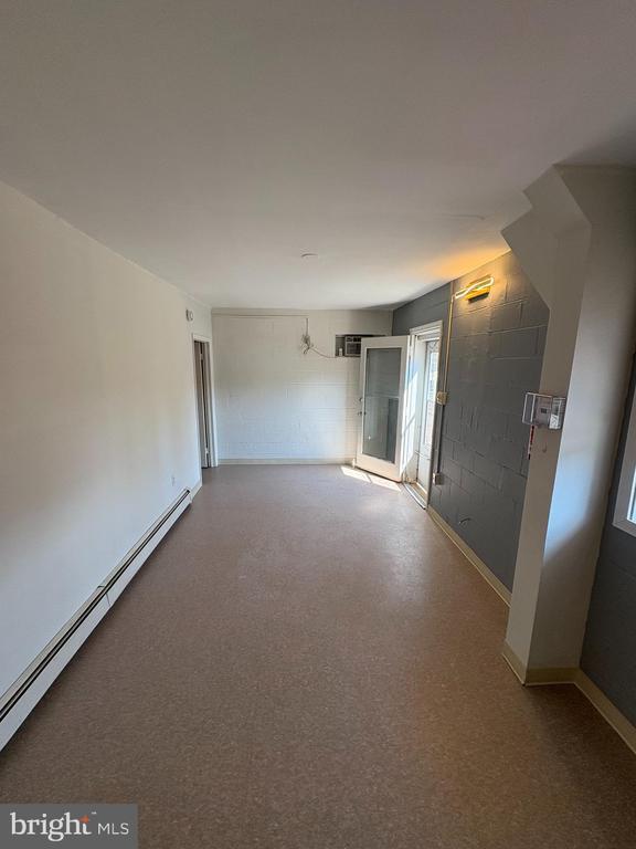 Building Photo - 9 N Church St