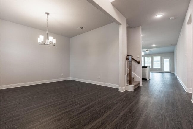 Building Photo - 16611 Highland Country Dr