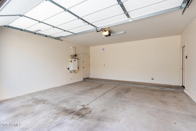 Building Photo - 6537 N 15th Dr