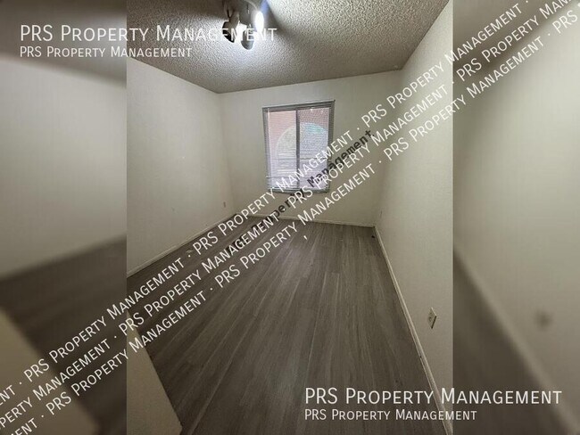 Building Photo - 5309 S River Dr