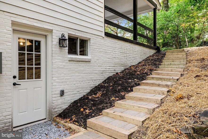 Building Photo - 2929 Stanton Ave