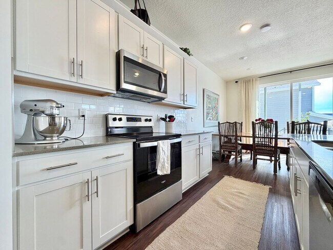 Building Photo - 7239 Woods Rose Dr
