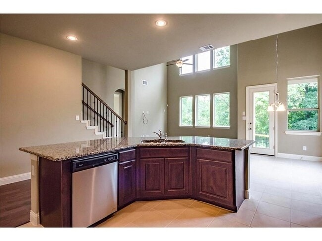 Building Photo - 10671 Villanova Dr