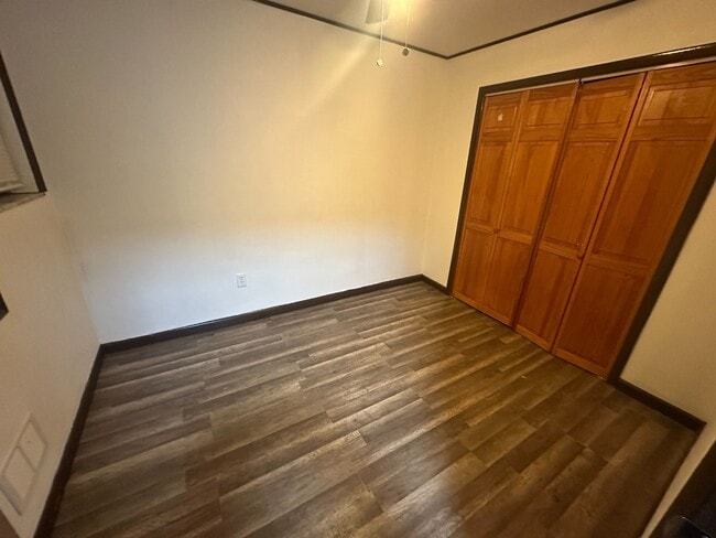 Building Photo - 2439 S Iseminger St