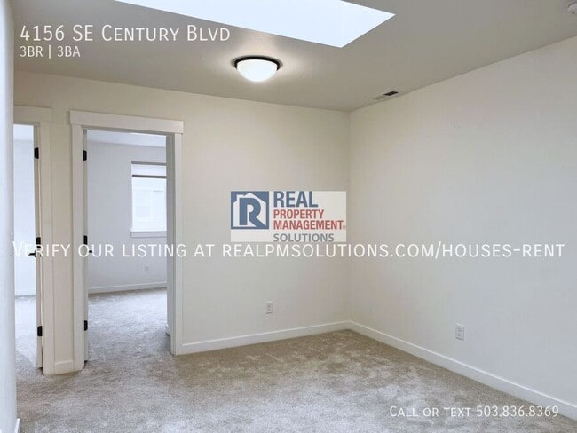 Building Photo - 4156 SE Century Blvd