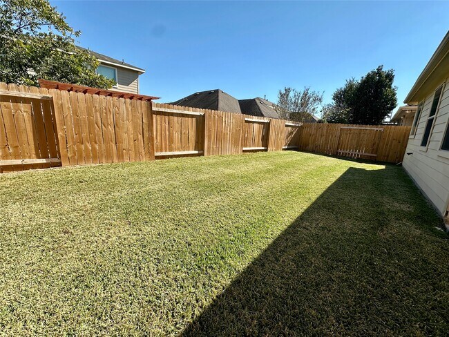 Building Photo - 6111 Grassy Haven Ln