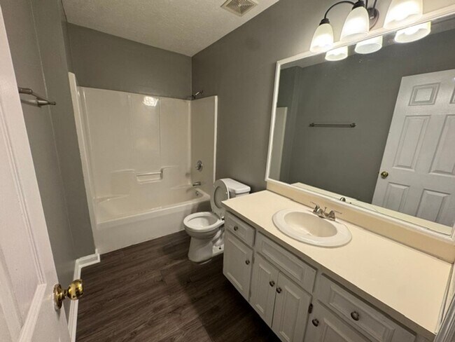 Building Photo - 108 Wolverine Ct