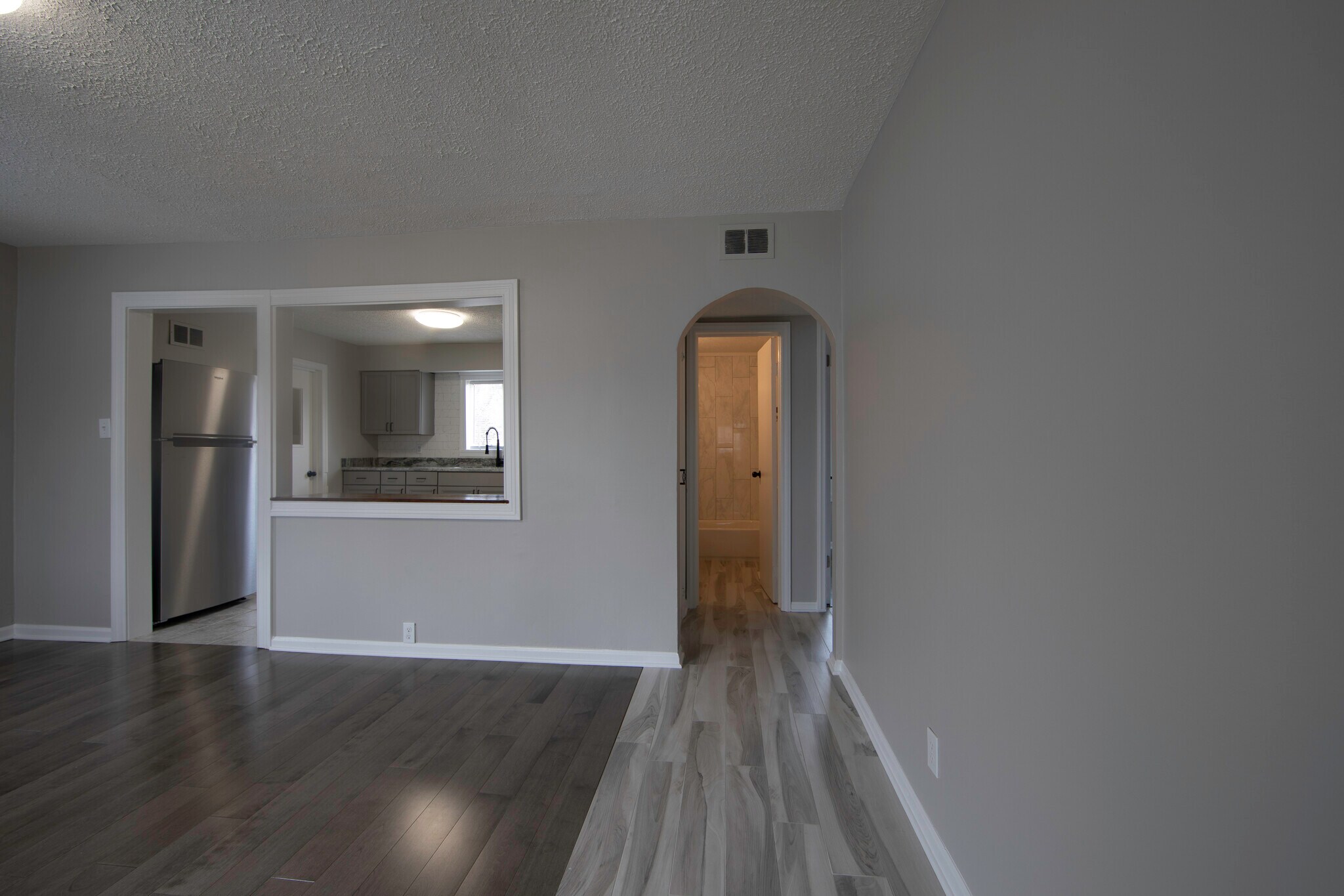 Hall Entry - 5474 Terrace Ave