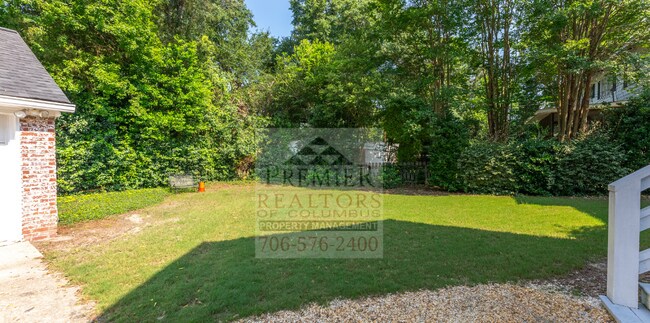 Building Photo - 1531 Wells Dr