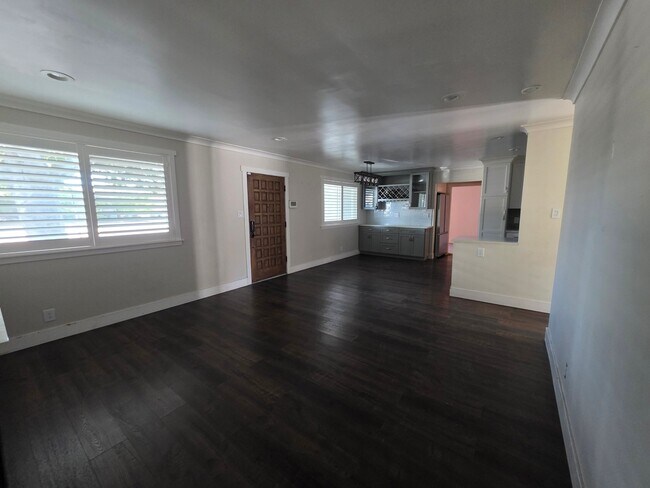 Building Photo - 624 N Fair Oaks Ave