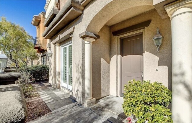 Building Photo - 2428 Granada Bluff Ct