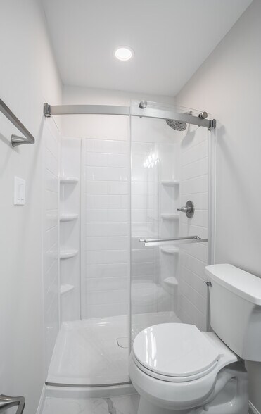 Building Photo - 405 Joellen Pl