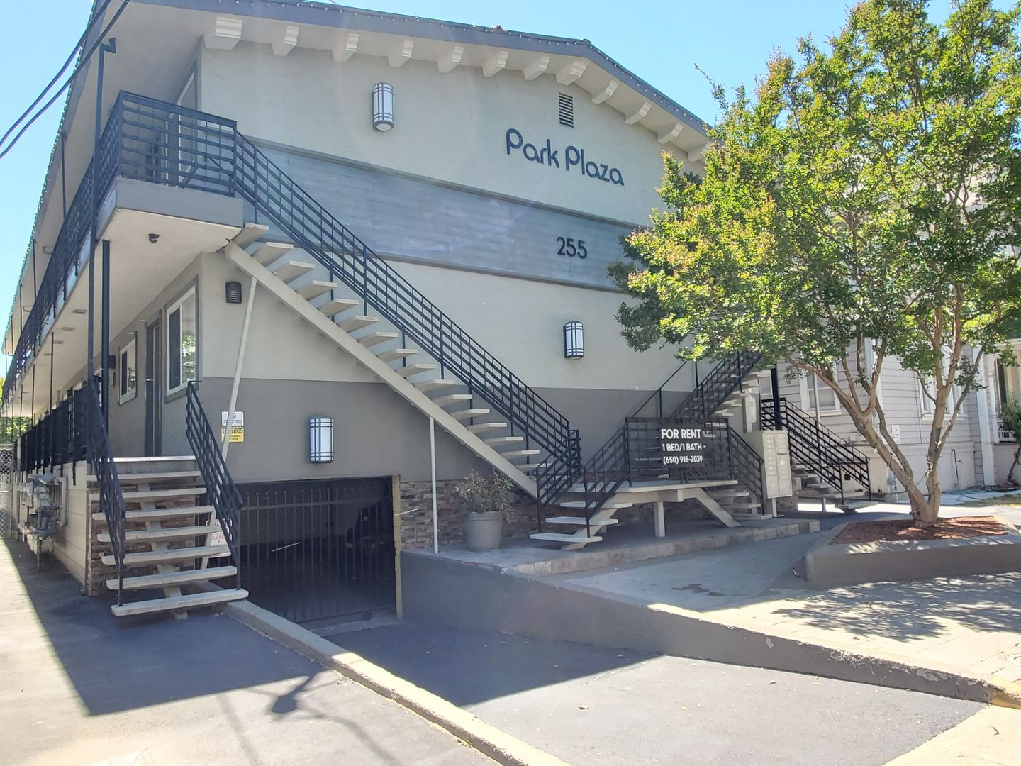 Building Photo - 255 N Third St