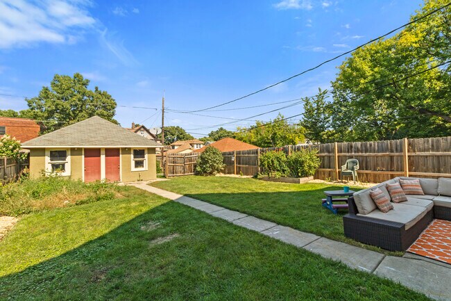 Building Photo - 1061 Dayton Ave