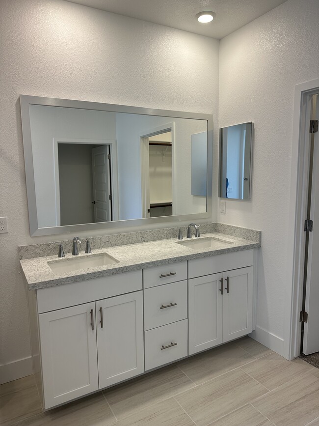 Building Photo - 2497 Denia Pl