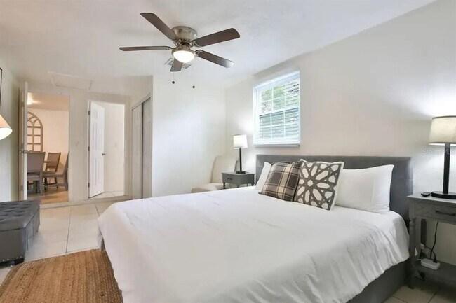 Building Photo - 5622 S Lockwood Ridge Rd