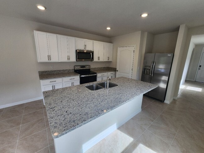 Building Photo - Venetian Bay 3 bedroom 2 bath home with 2 car garage available