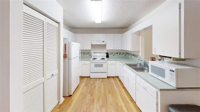 Building Photo - 9394 SW 97th Ln
