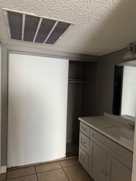 Building Photo - 23244 Orange Ave