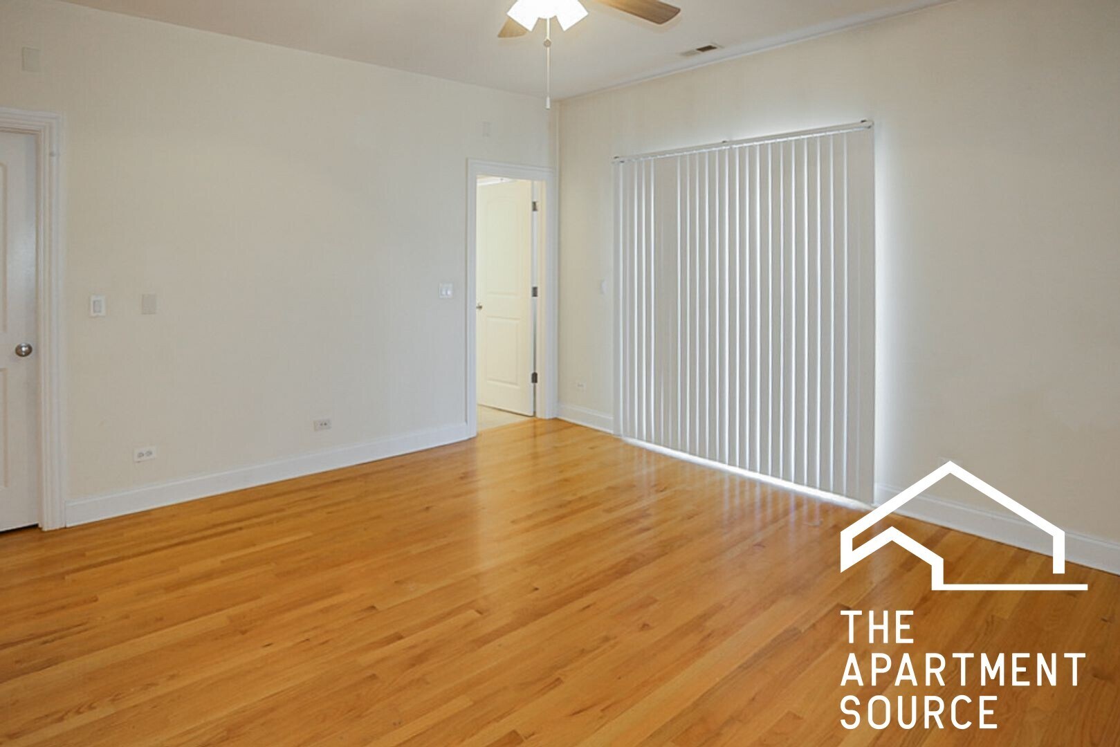 Building Photo - 3827 N Southport Ave