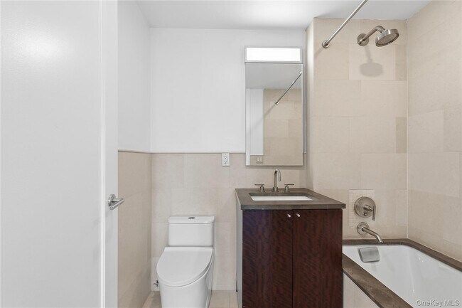 Building Photo - 3220 Arlington Ave