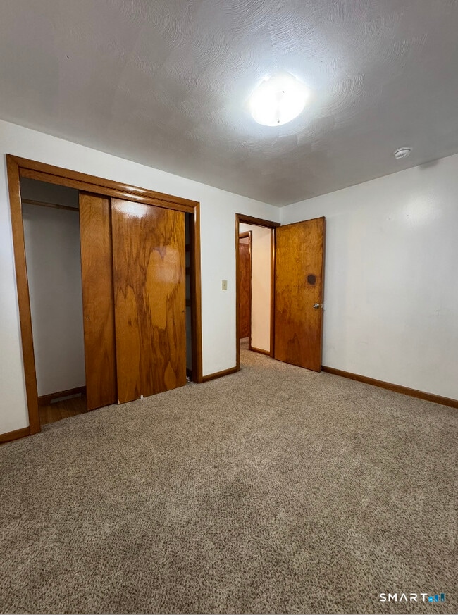 Building Photo - 16 Grove St