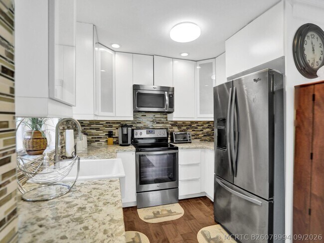 Building Photo - 340 Orange Tree Dr
