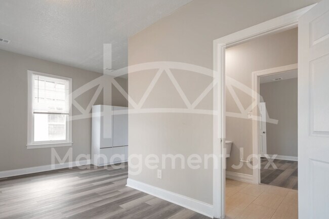 Building Photo - 1625 Boulevard