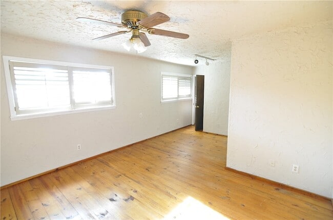 Building Photo - 16567 Farm to Market Rd 2154