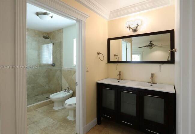 Building Photo - 8870 SW 86th St
