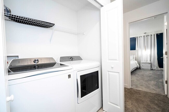 Building Photo - 4383 Scene Ln