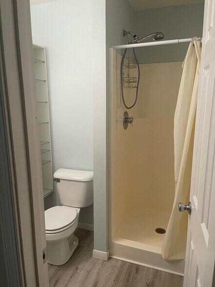 Building Photo - 6314 Springside Dr