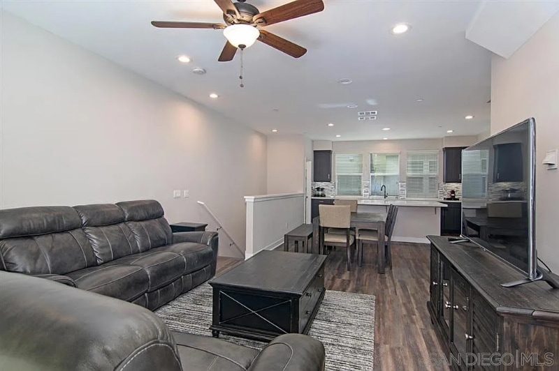 Building Photo - 709 Anchor Ct