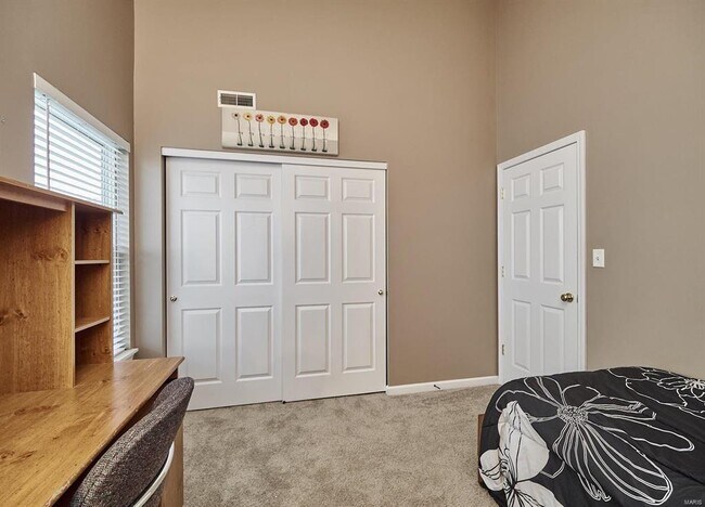 Building Photo - 20 Homefield Gardens Dr
