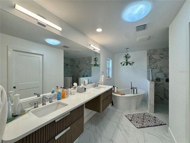 Building Photo - 7372 Melaleuca Way