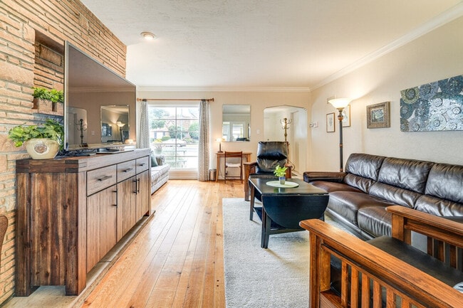 Building Photo - 510 S Murphy Ave