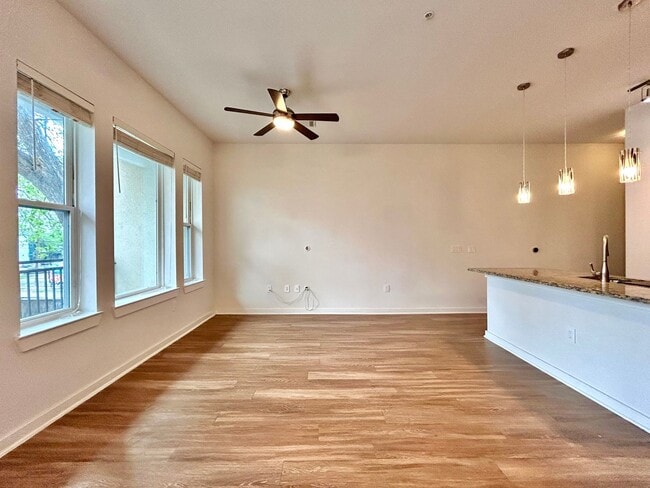 Building Photo - 1900 Barton Springs Rd