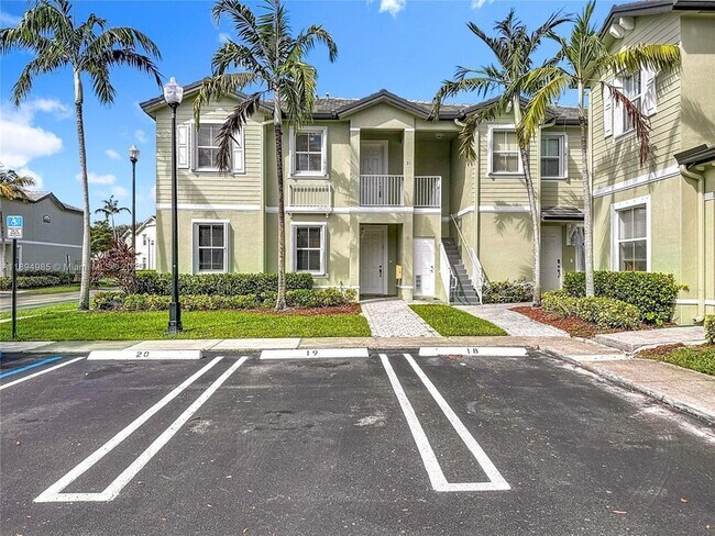 Building Photo - 2935 SE 1st Dr