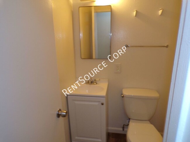 Building Photo - 1820 Calico Dr