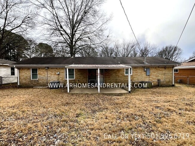 Building Photo - 916 Brewer St