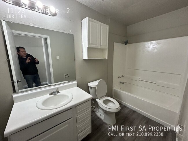 Building Photo - 11123 Bel Air Dr-2